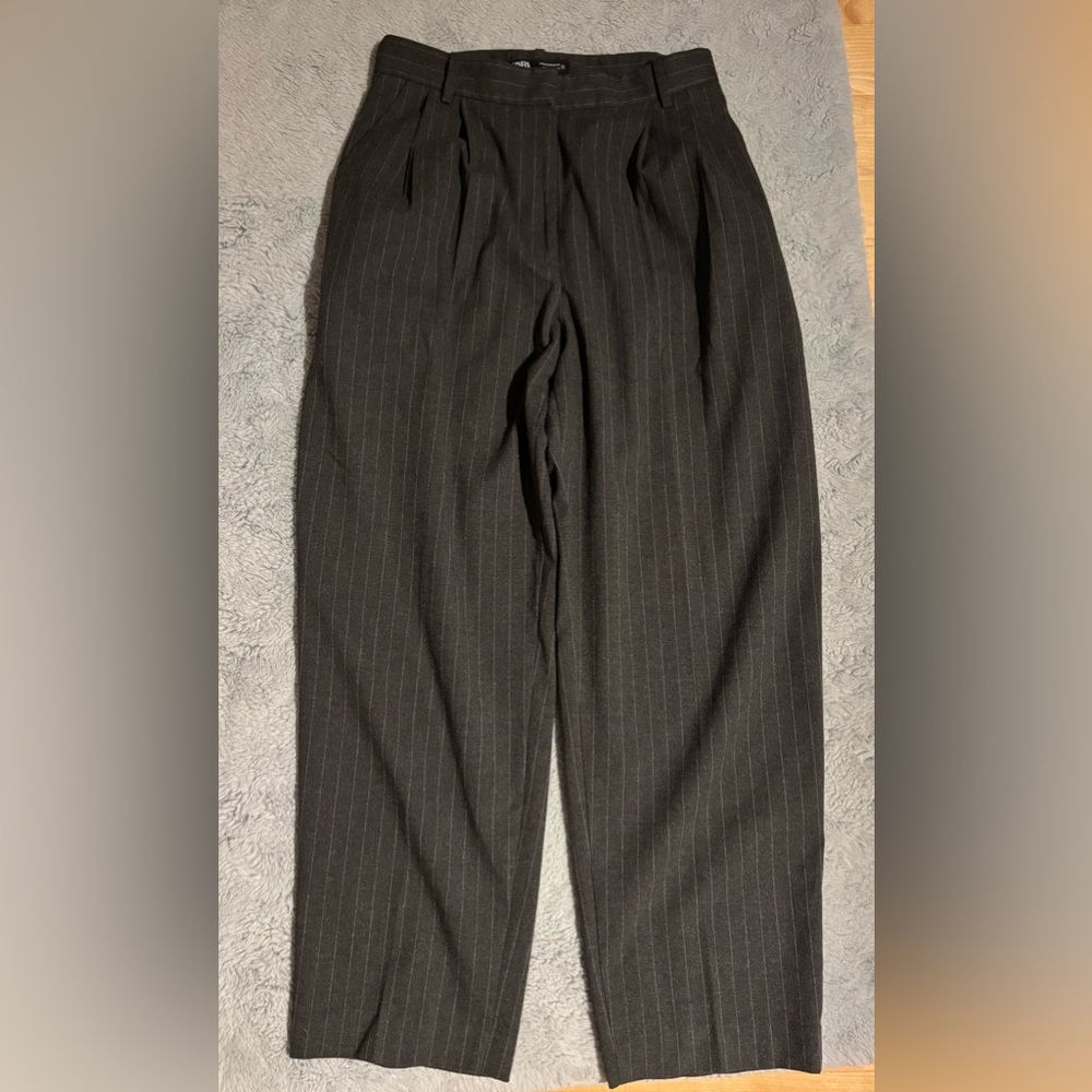 Zara Women's Grey Pinstripe Pants